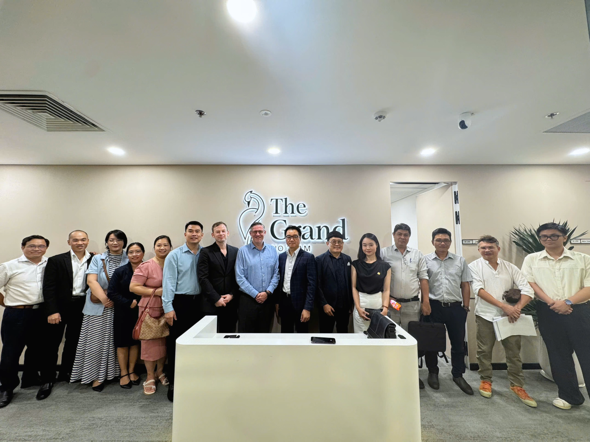 Mr. David và Hội đồng đánh giá phương án kiến trúc Hồ Tràm